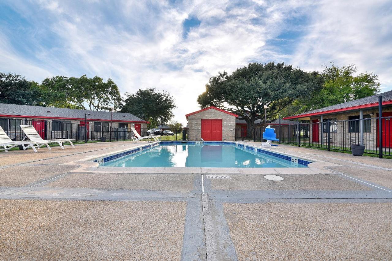 Americas Best Value Inn Lockhart Tx Dış mekan fotoğraf