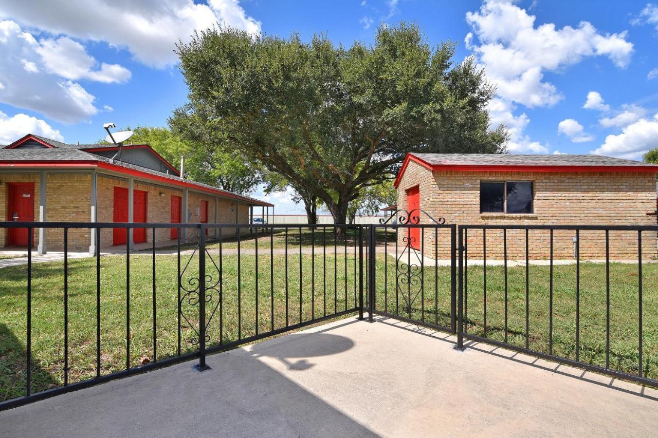 Americas Best Value Inn Lockhart Tx Dış mekan fotoğraf