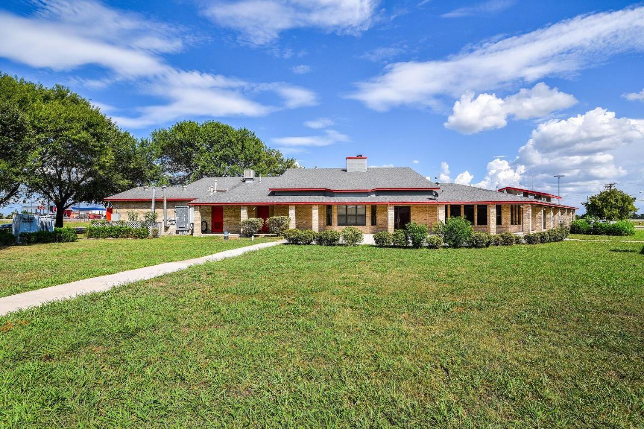 Americas Best Value Inn Lockhart Tx Dış mekan fotoğraf