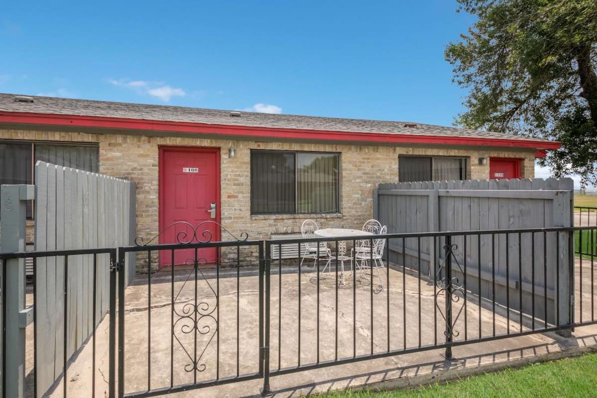 Americas Best Value Inn Lockhart Tx Dış mekan fotoğraf