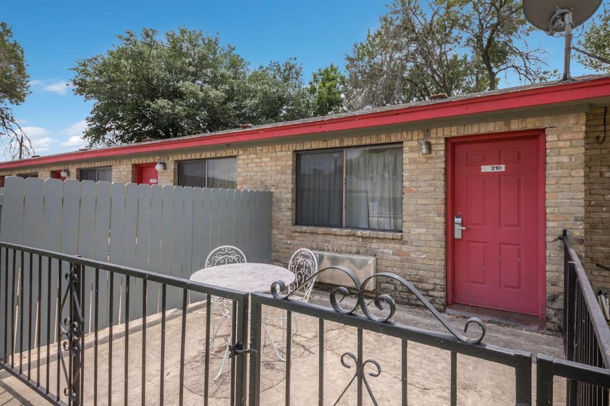 Americas Best Value Inn Lockhart Tx Dış mekan fotoğraf