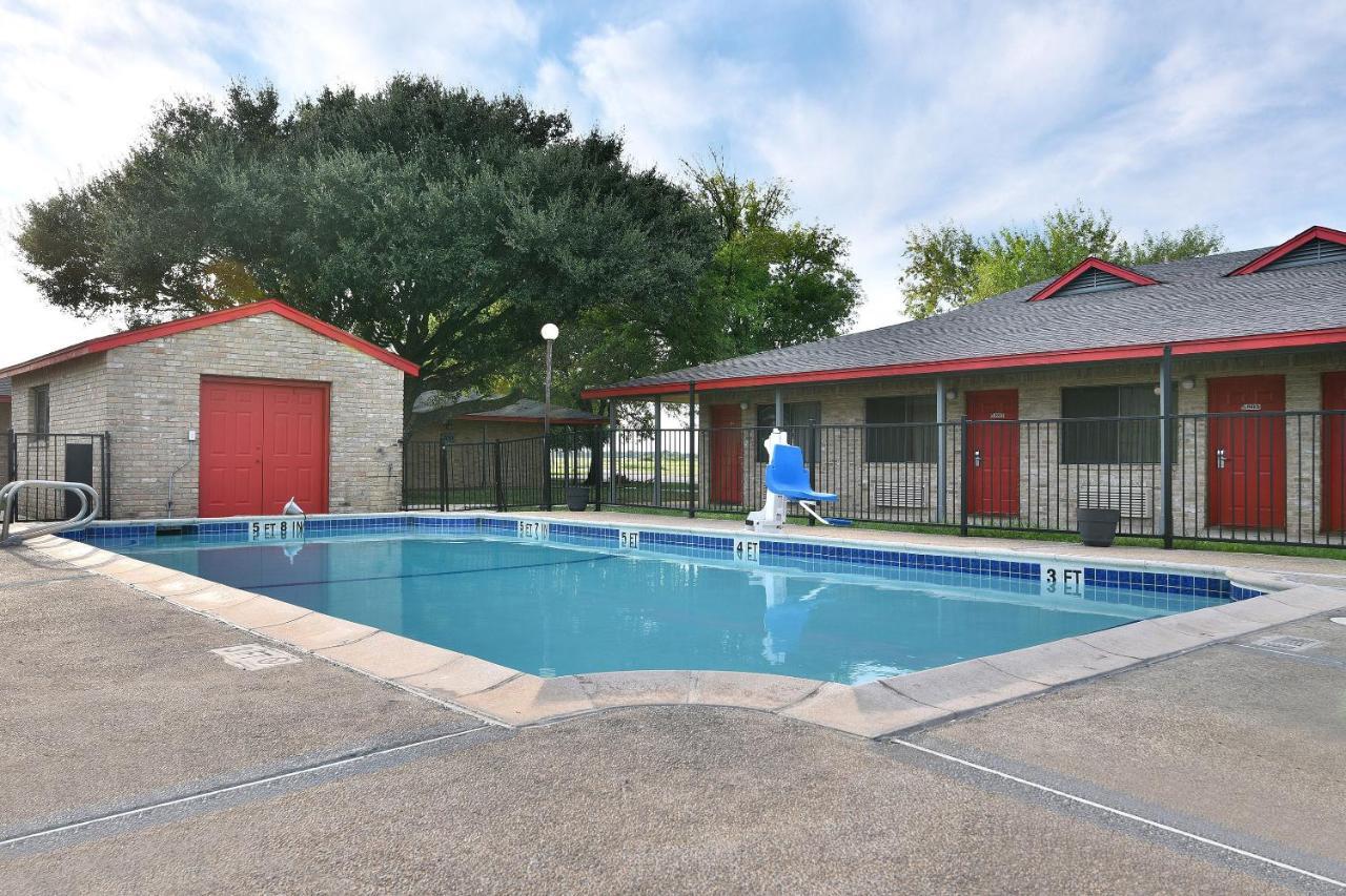 Americas Best Value Inn Lockhart Tx Dış mekan fotoğraf